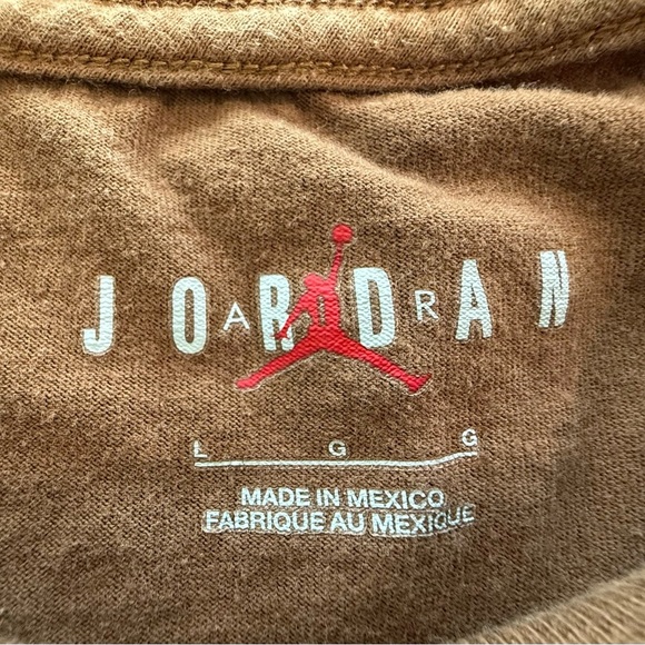 Jordan Brown 23 Graphic Tee - Picture 3 of 5